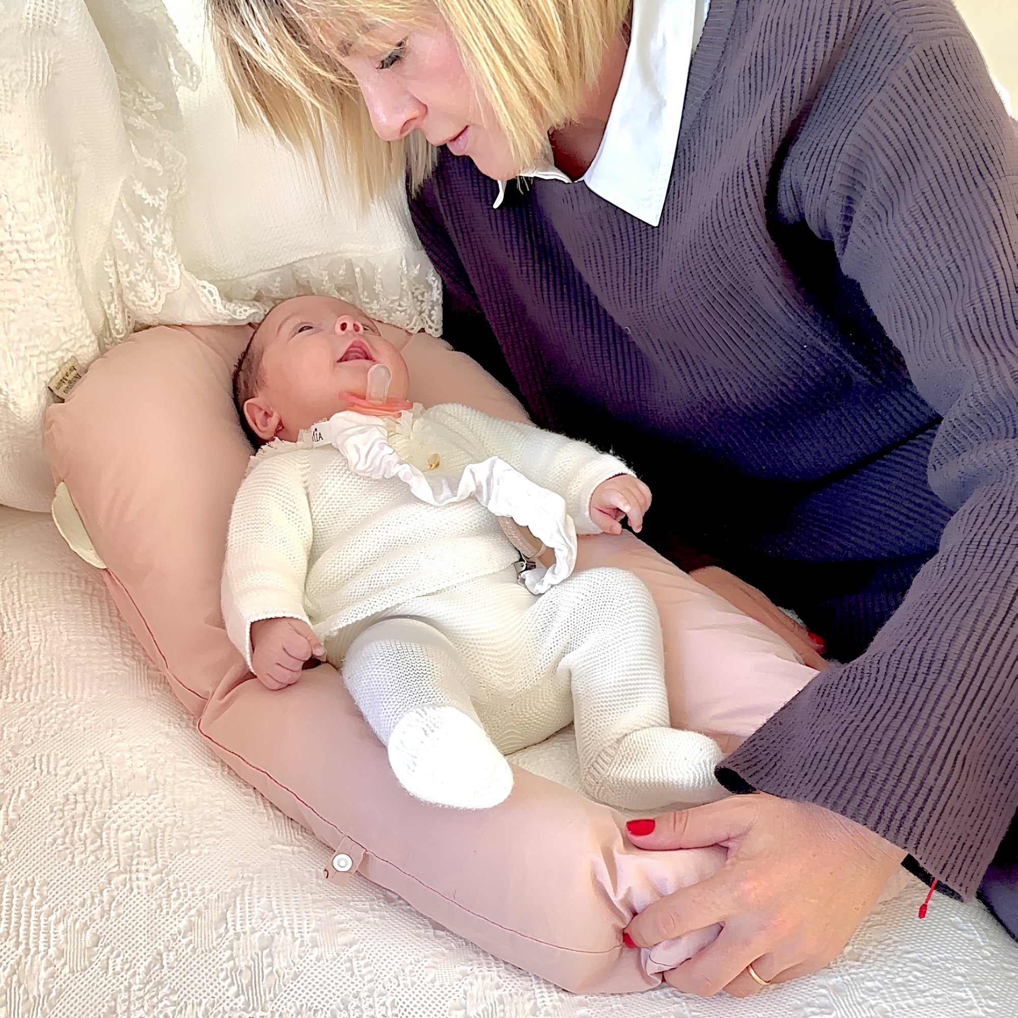 BabyHug™ - Nid de bébé ergonomique